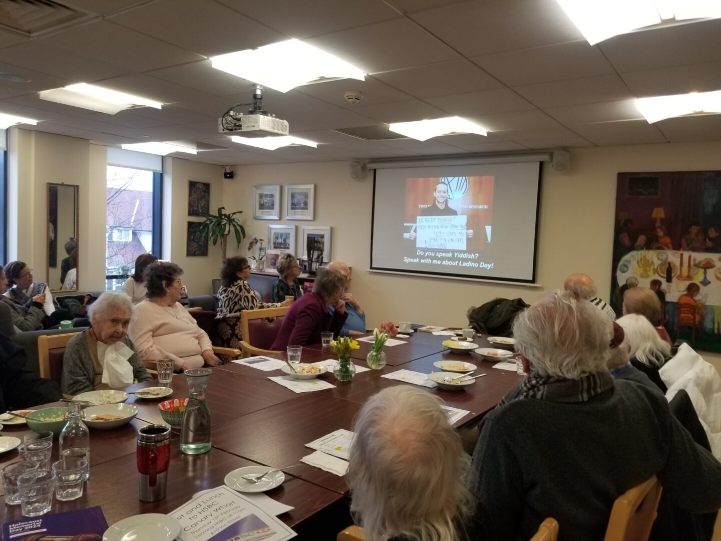 <p>Participants of the Yiddish Session at the Holocaust Survivor’s Centre watching Moishele Alfonso’s Yiddish reportage about “Ladino Day” for the <em>Forverts.</em> Photo credit: Tamara Gleason Freidberg.<br></p>
