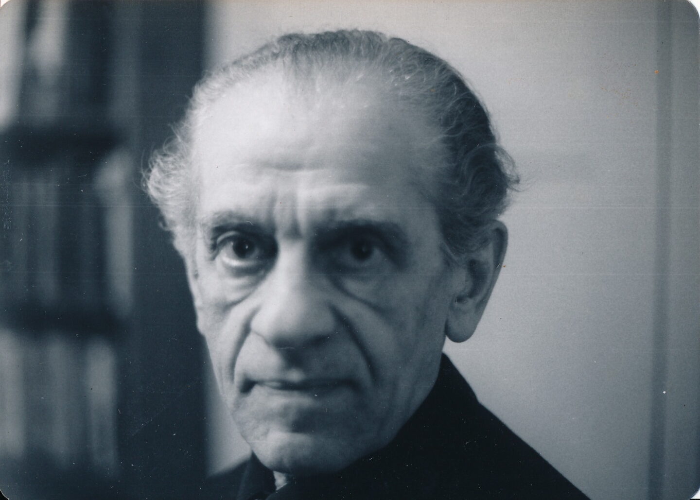 <p>Hertz Grosbard in the Bronx in the 1970s. Photo by Itzik Gottesman (courtesy of Itzik Gottesman).</p>