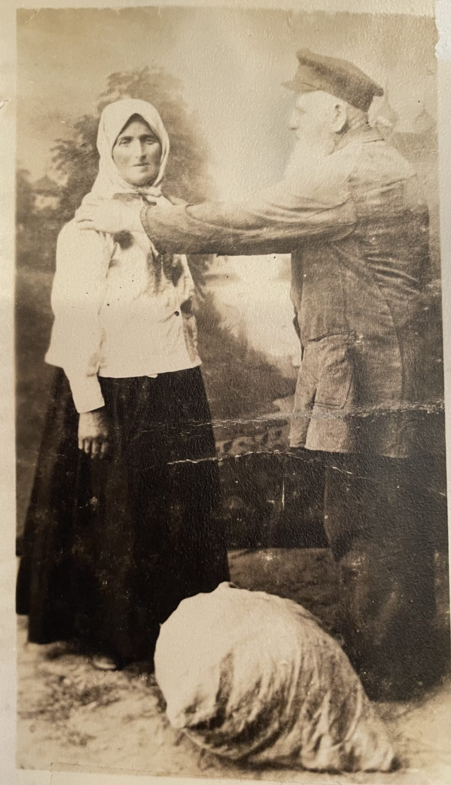 <p>Miriam and Shmuel-Leyb Zugman, photographed in the Soviet Union some time in the mid-1920s. From the home archive of the Heims family (Portland, Oregon).</p>