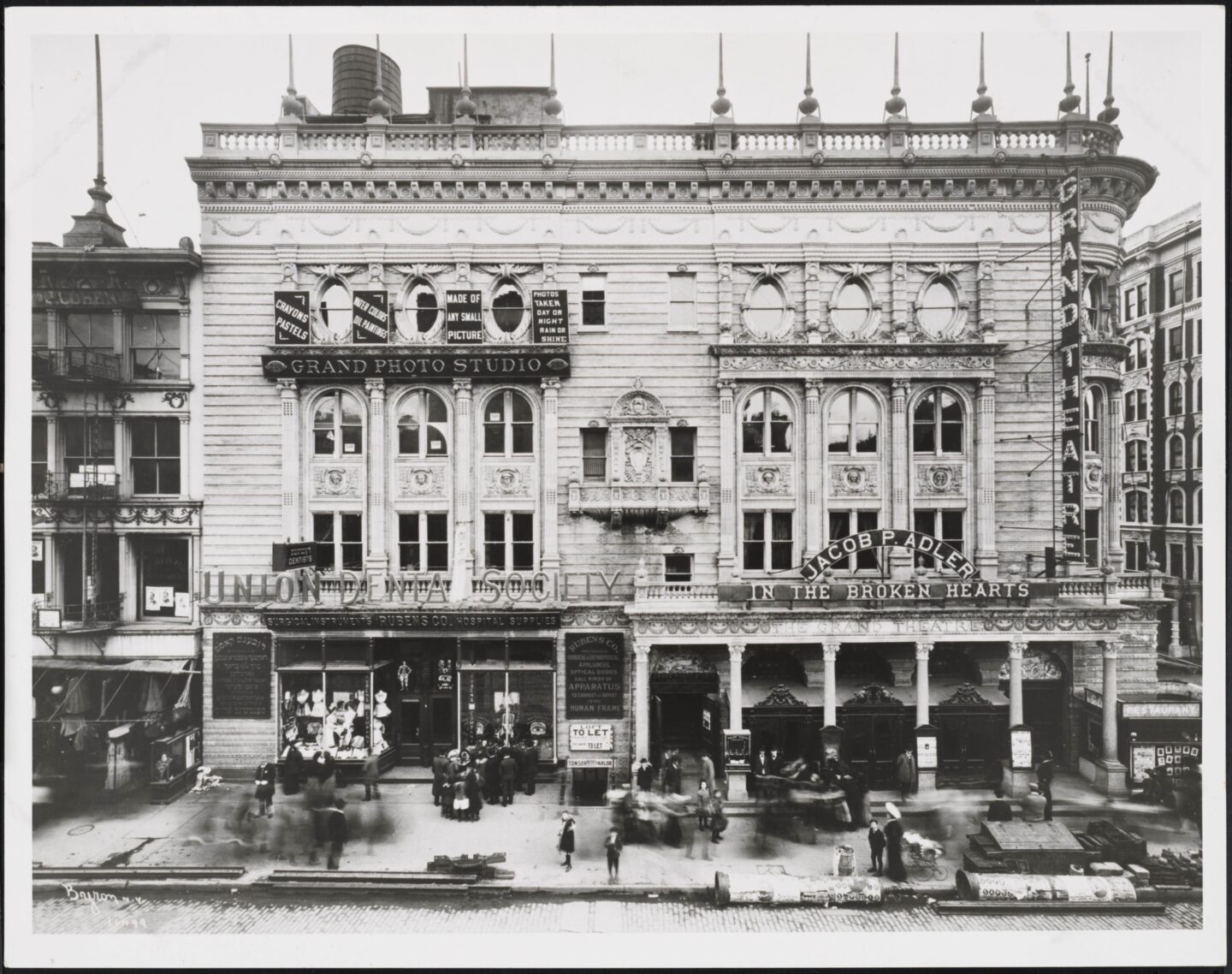 <p>Grand Theatre presents Jacob P. Adler in <i>The Broken Hearts</i>, c. 1903. Photo: Byron Company. Museum of the City of New York, The J. Clarence Davies Collection, 1929.29.100.811</p>
