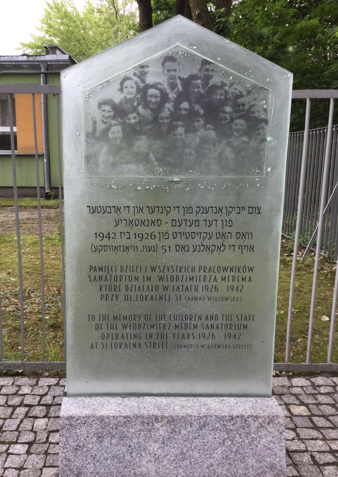<p>The memorial to the Medem Sanatorium in&nbsp;Międzeszyn. Photo courtesy of Irena Klepfisz.</p>
