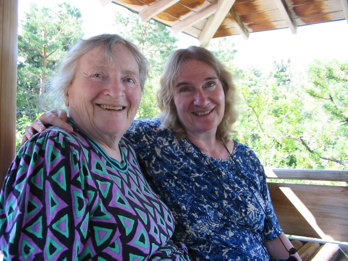 <p>Chava Rosenfarb and Goldie Morgentaler, courtesy of Goldie Morgentaler. Photo by Joanne Marquis.</p>