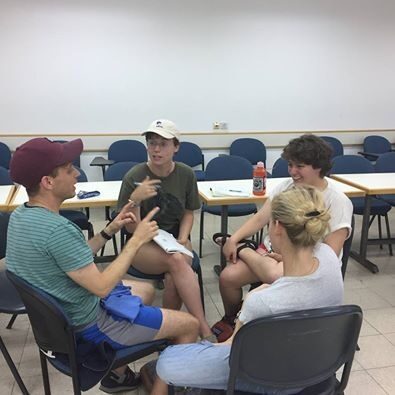 <p>Yonasn Rafoel Balling, Teddy Schneider, Leil Green and Jess Pollock, students at the 2017 Naomi Prawar Kadar International Yiddish Program in Tel Aviv, recording the Queer in Yiddish episode of <em>Vaybertaytsh</em></p>